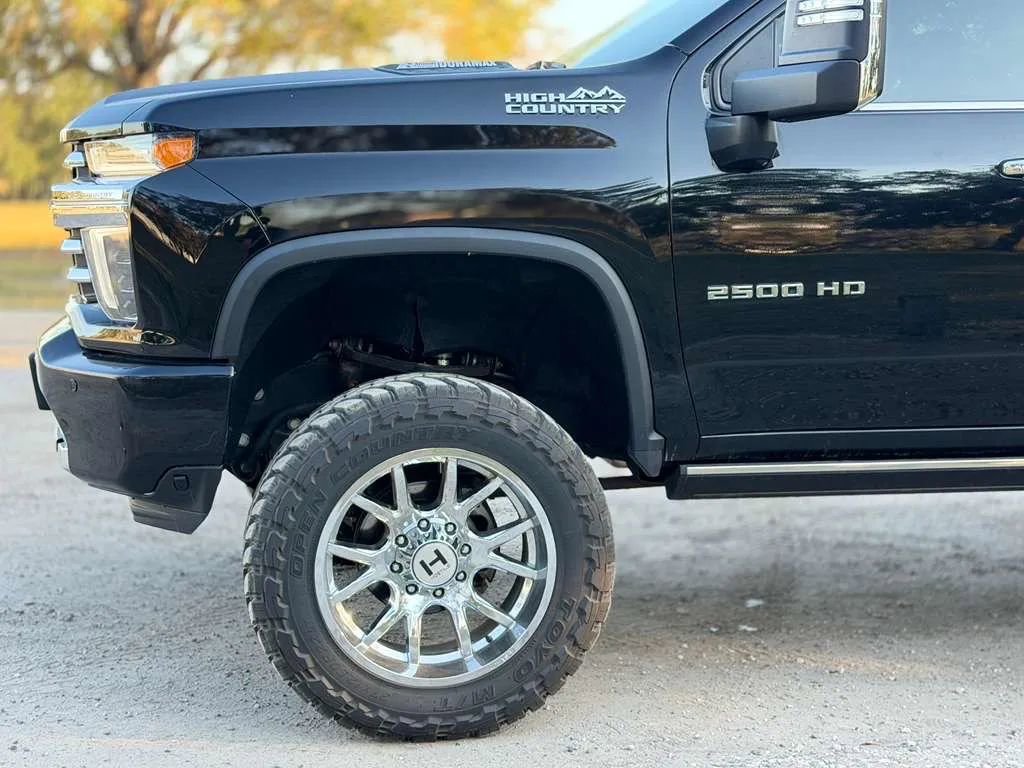 Used 2023 Chevrolet Silverado 2500 High Country w/ Safety Package II image 59