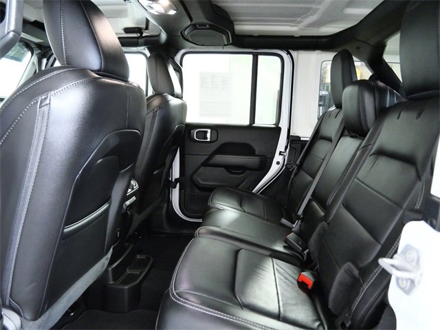 Used 2022 Jeep Wrangler Unlimited Sahara w/ Cold Weather Group image 14