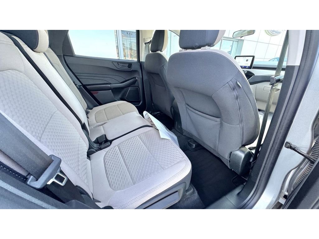 Used 2022 Ford Escape SE image 11