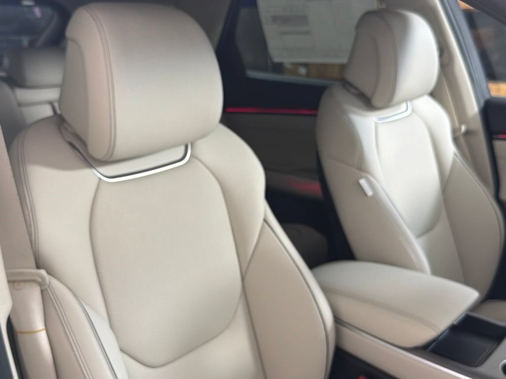 New 2027 Genesis GV70 2.5T Advanced AWD/4WD image 29