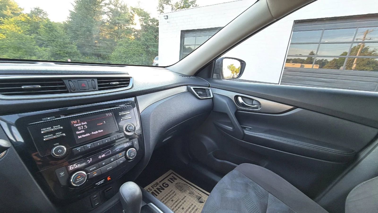 Used 2015 Nissan Rogue SV AWD/4WD image 33