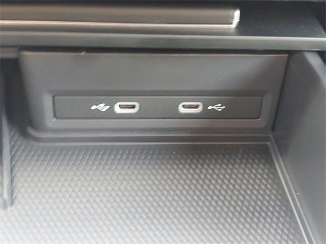 Used 2025 Volkswagen Atlas Cross Sport SE image 32