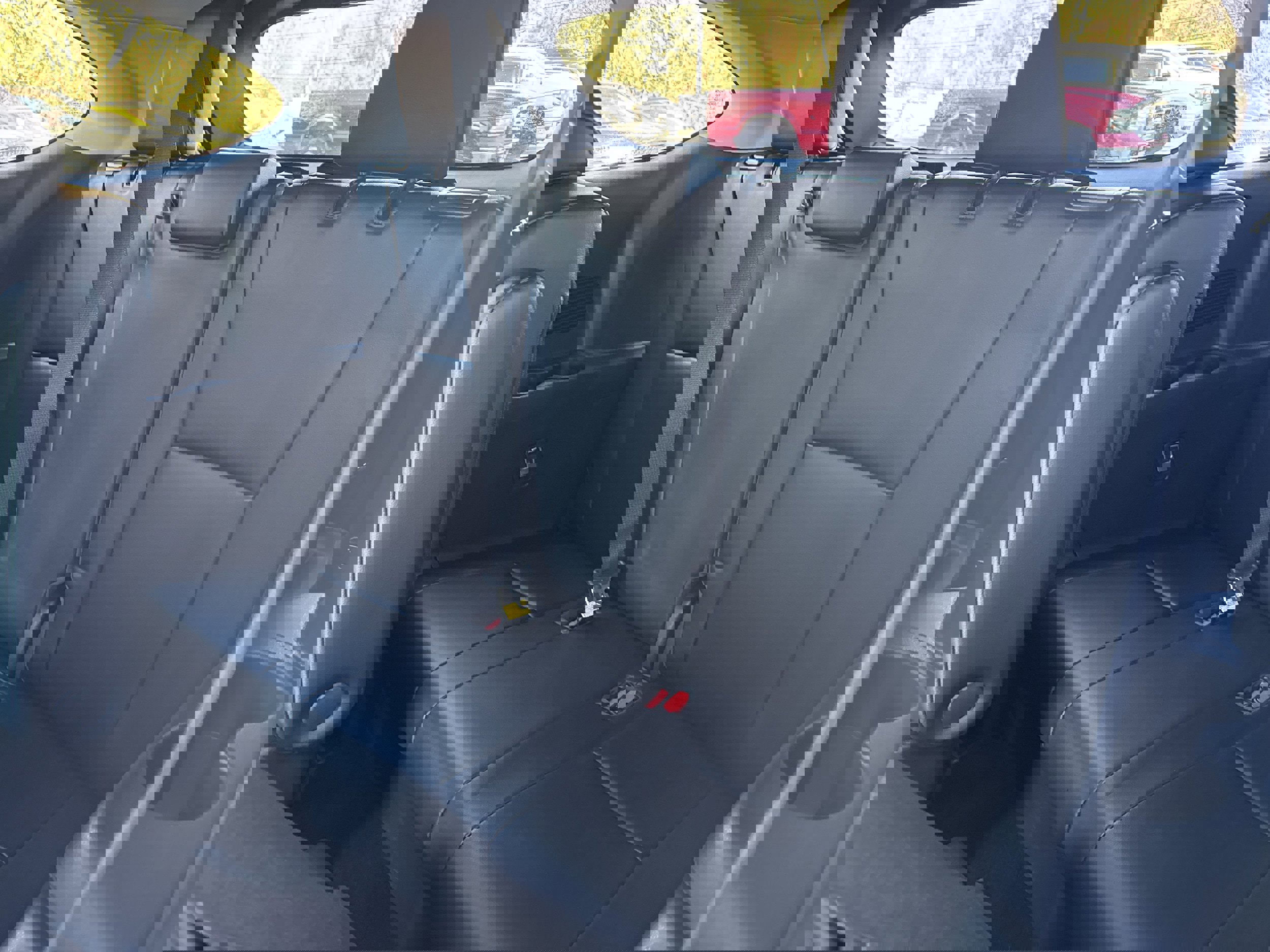 Used 2022 Toyota Highlander XLE image 11