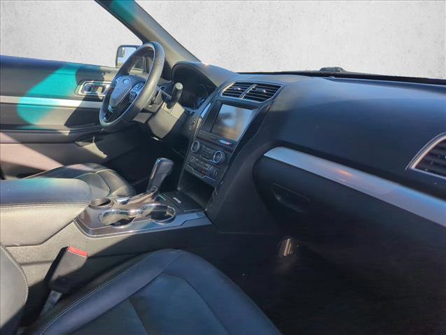 Used 2016 Ford Explorer XLT w/ Equipment Group 202A image 20
