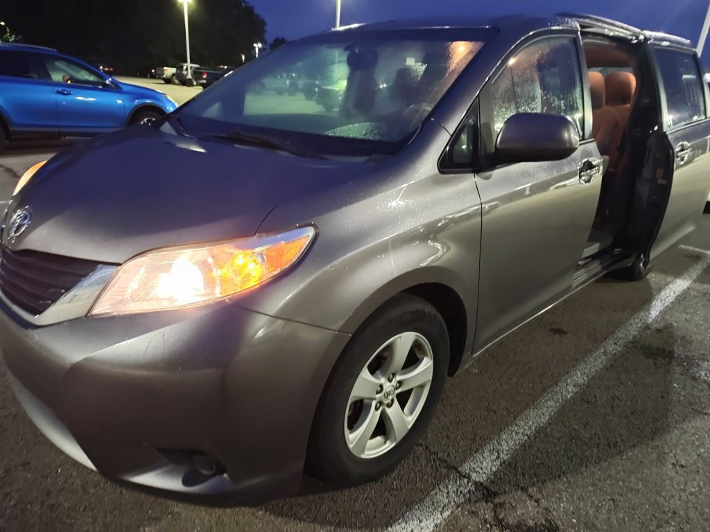 Used 2014 Toyota Sienna LE FWD image 6