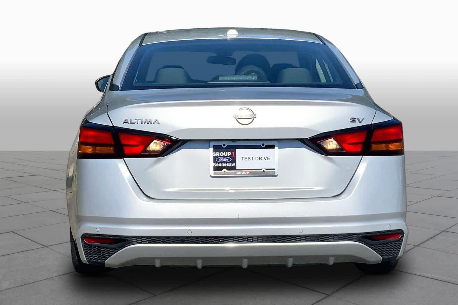 Used 2024 Nissan Altima 2.5 SV FWD image 5