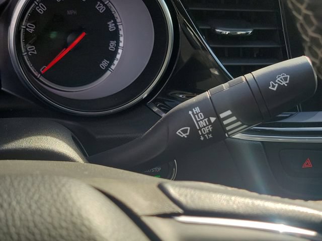 Used 2018 Buick Regal Essence FWD image 18