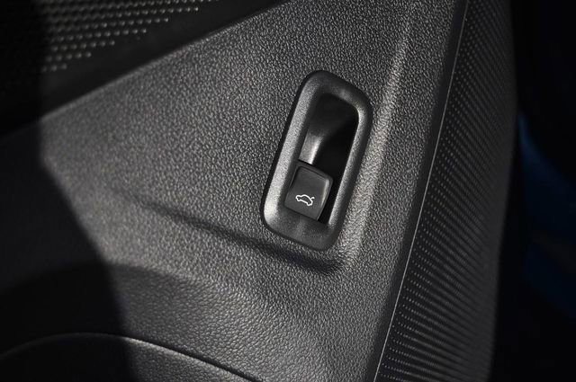 New 2026 Volkswagen Tiguan SE R-Line image 9