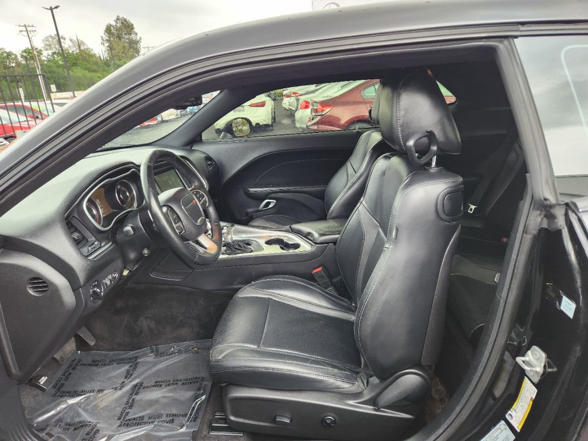 Used 2015 Dodge Challenger SXT Plus RWD image 9