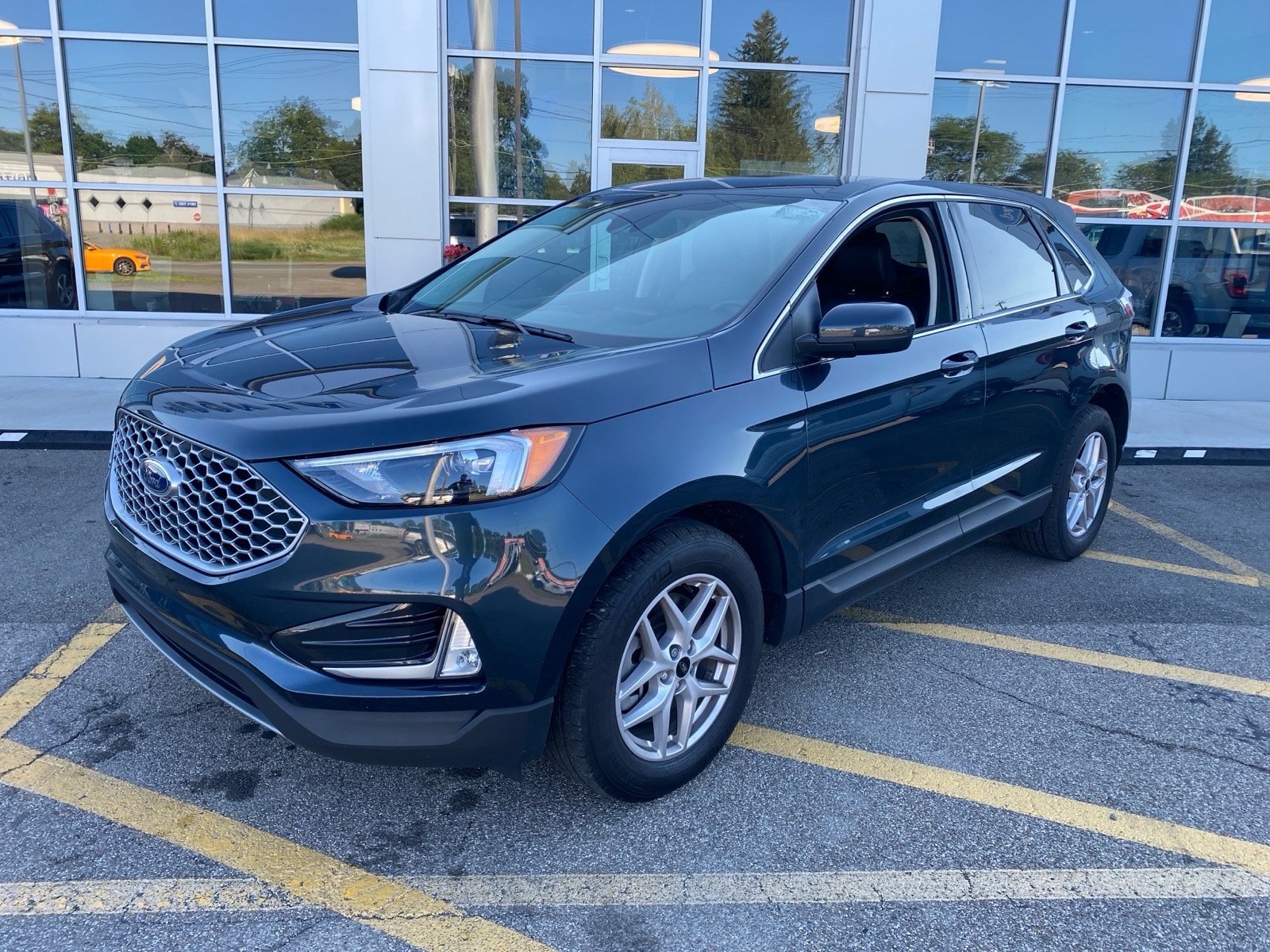 Used 2024 Ford Edge SEL w/ Convenience Package AWD/4WD image 1
