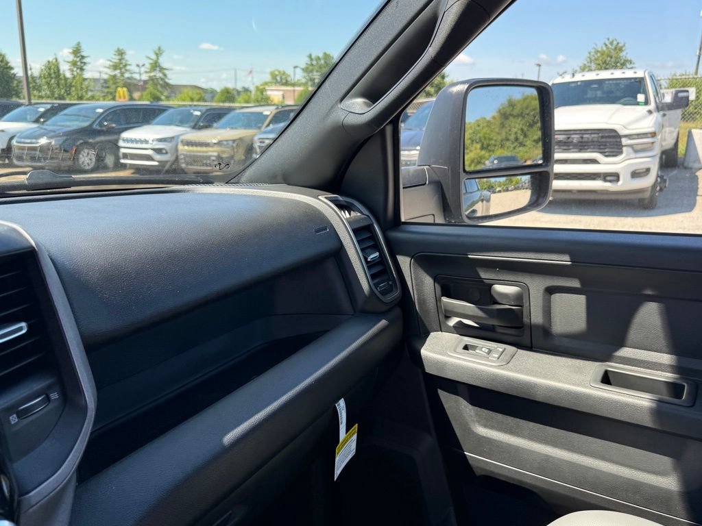 New 2026 RAM 3500 Tradesman AWD/4WD image 23