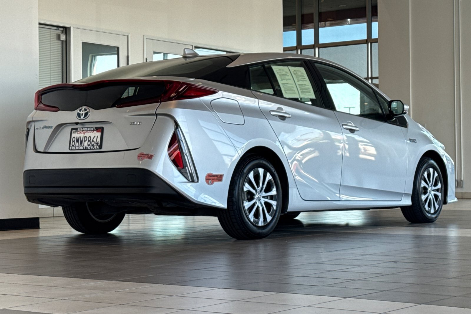Certified 2020 Toyota Prius Prime XLE FWD image 4