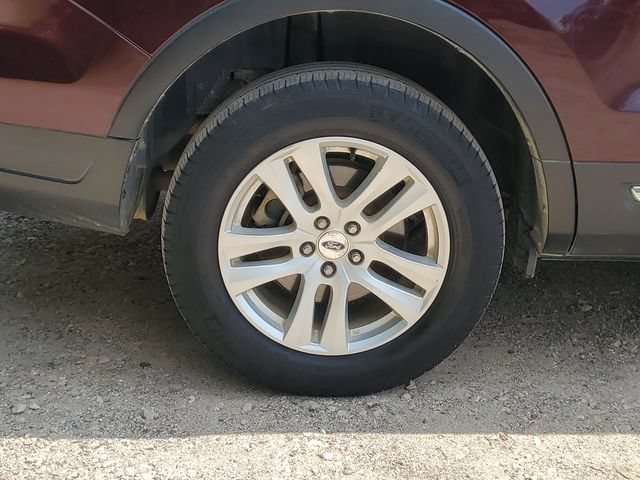 Used 2018 Ford Explorer XLT w/ Equipment Group 202A AWD/4WD image 5