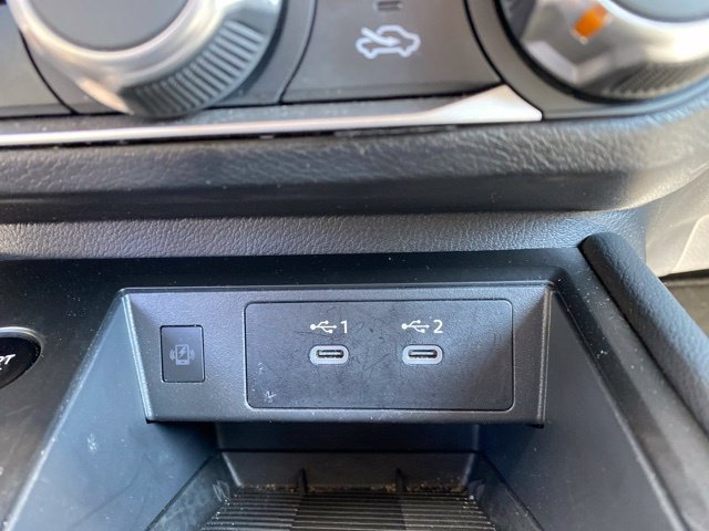 Used 2025 Nissan Kicks SV AWD/4WD image 26