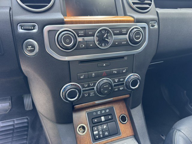 Used 2016 Land Rover LR4 HSE Silver Edition AWD/4WD image 31