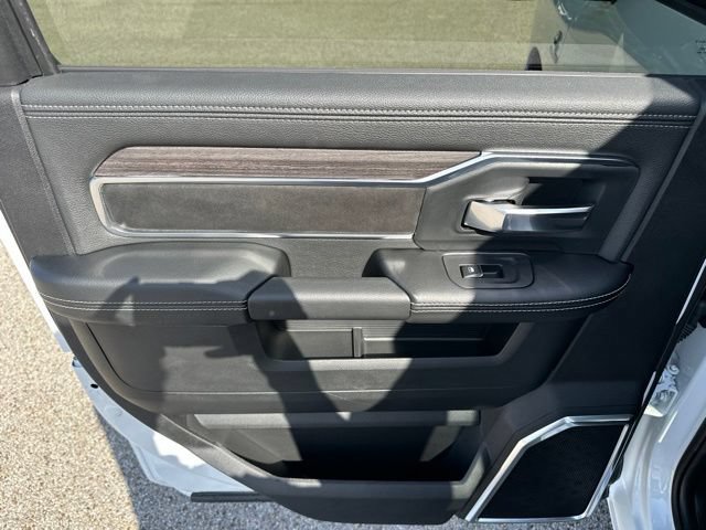 New 2026 RAM 3500 Laramie AWD/4WD image 42