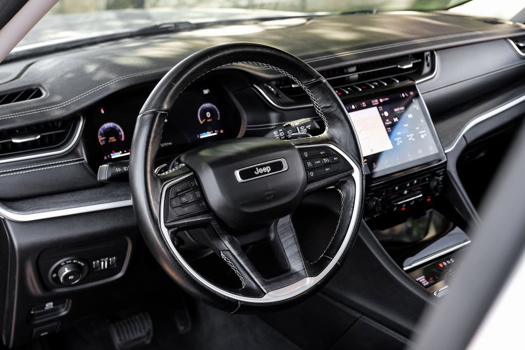 Used 2021 Jeep Grand Cherokee L Limited w/ Luxury Tech Group II image 4