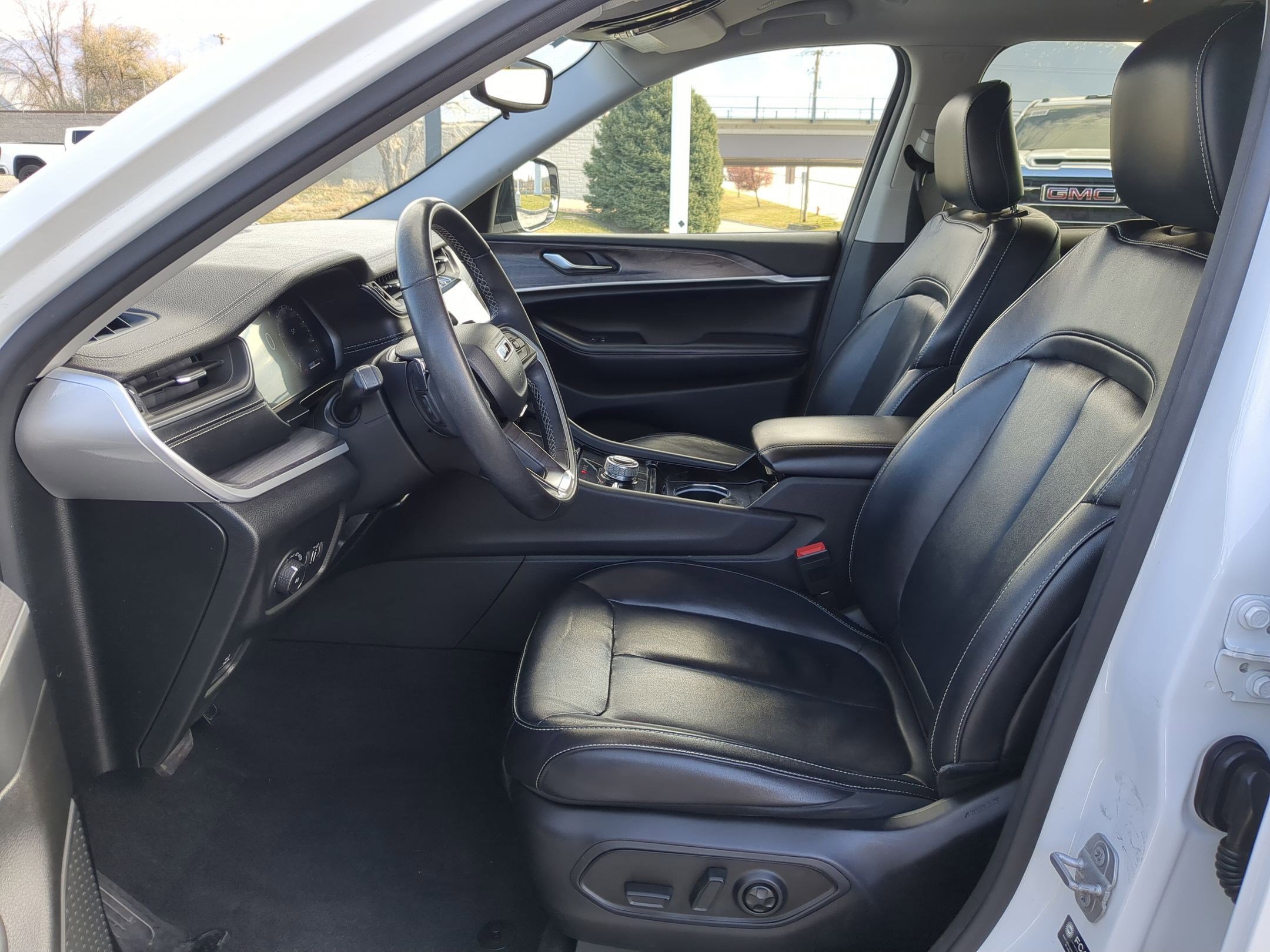 Used 2021 Jeep Grand Cherokee L Limited image 16