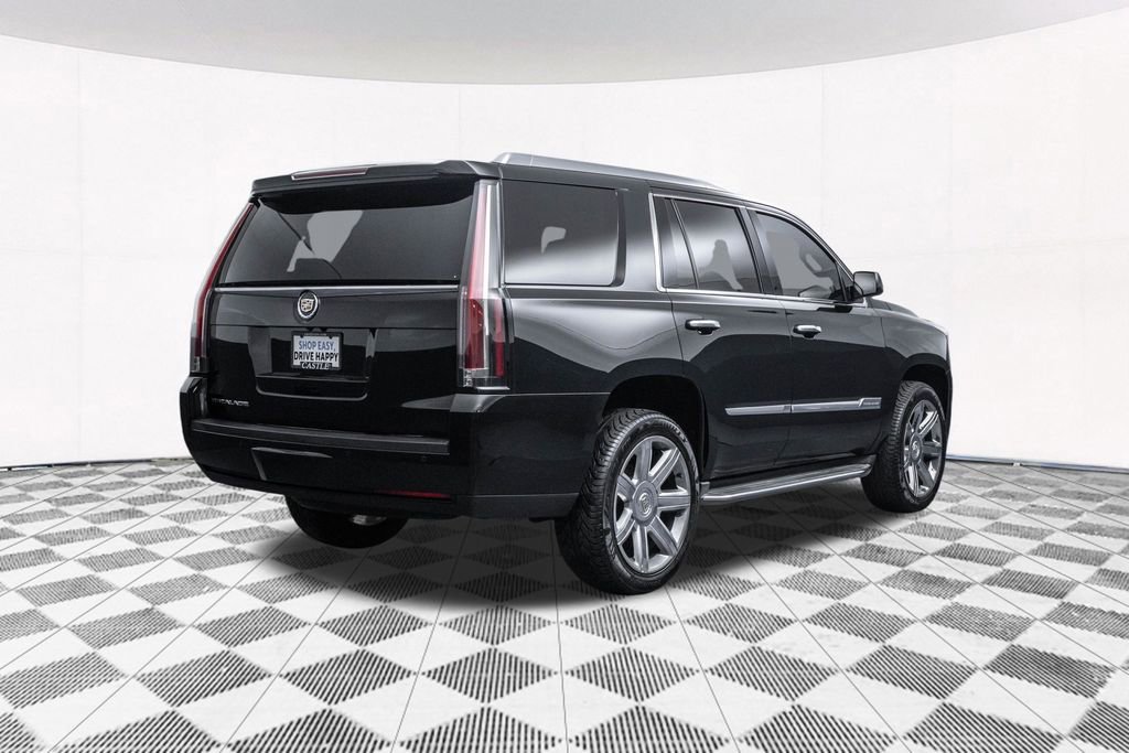 Used 2015 Cadillac Escalade Luxury image 10