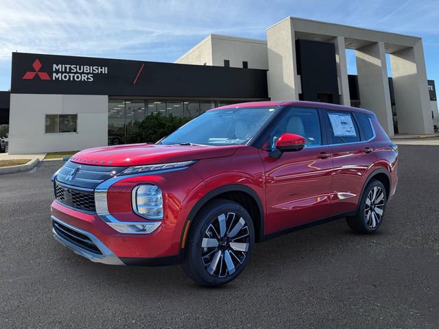 New 2025 Mitsubishi Outlander SE image 1