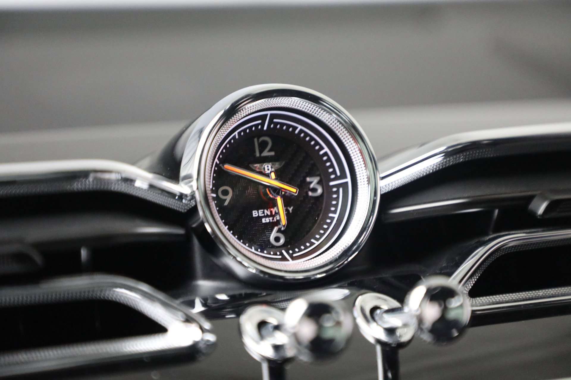 New 2024 Bentley Bentayga image 25