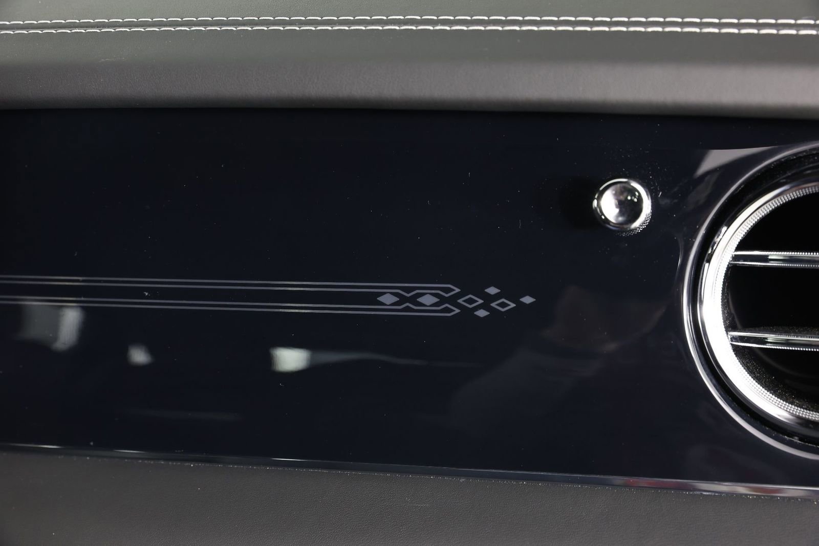 New 2025 Bentley Bentayga Extended Wheelbase image 28