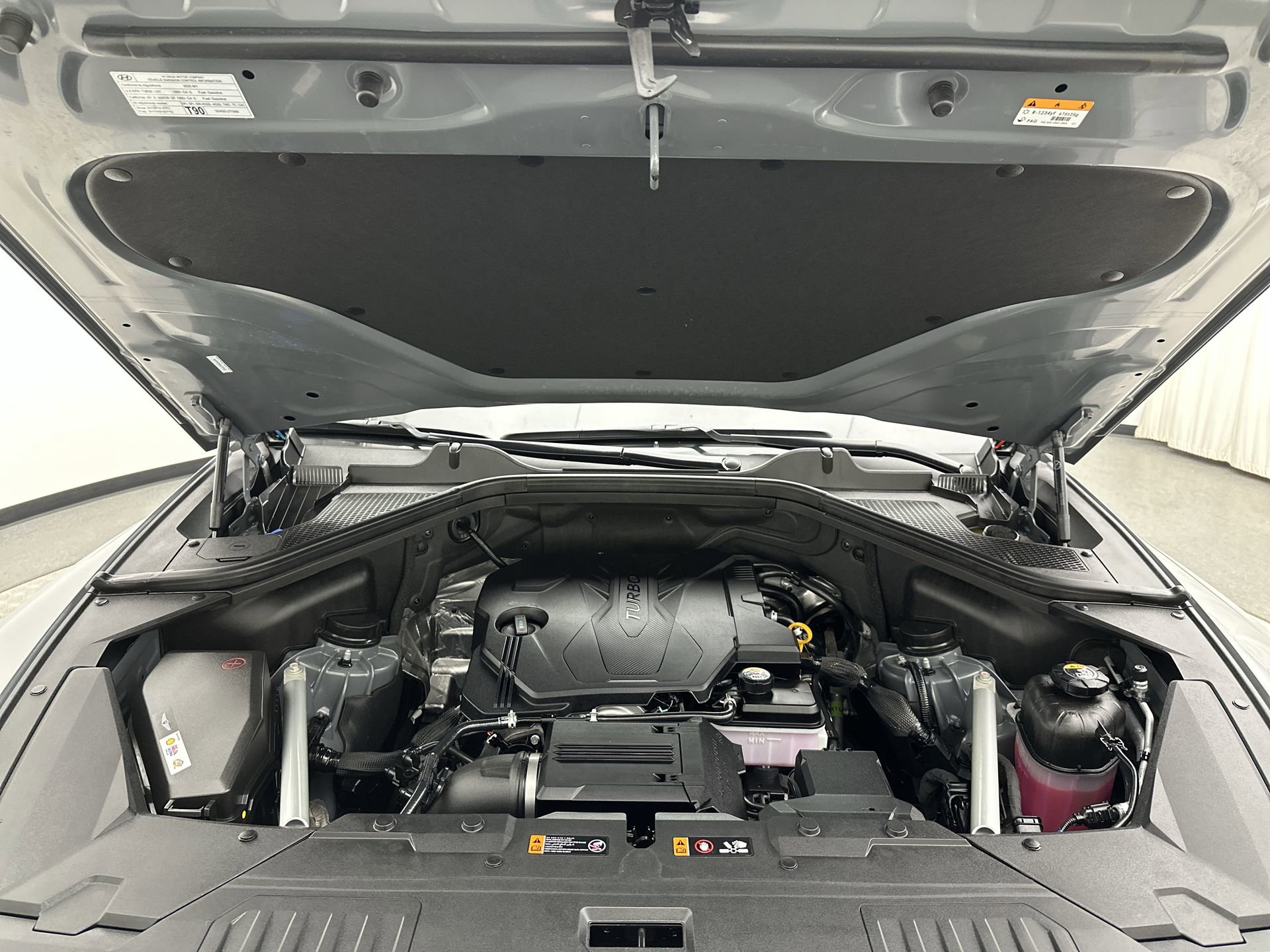 Certified 2025 Genesis GV80 2.5T Standard AWD/4WD image 25