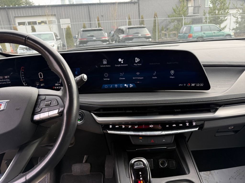 Used 2024 Cadillac XT4 Premium Luxury image 15