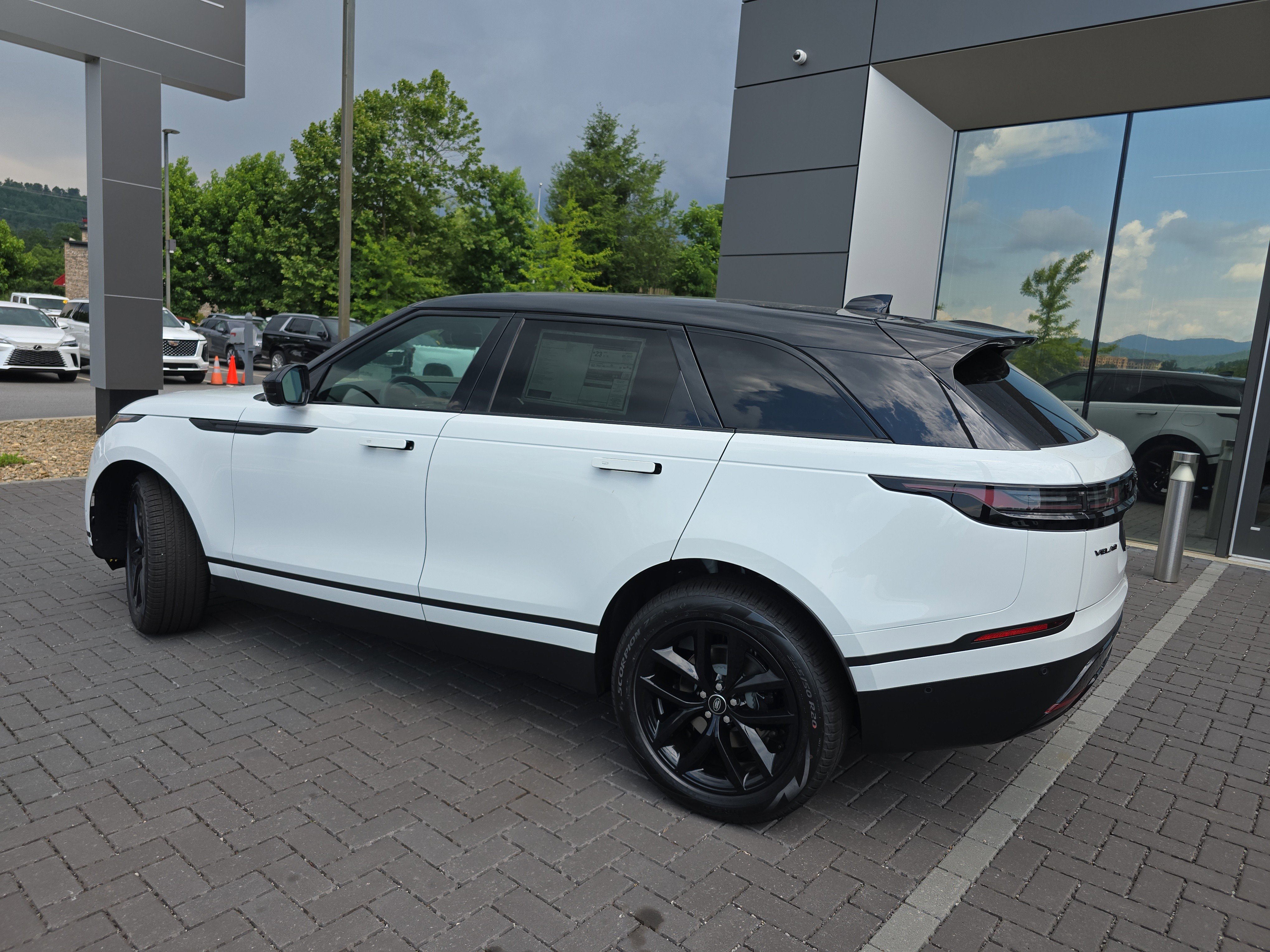 Certified 2026 Land Rover Range Rover Velar S AWD/4WD image 9