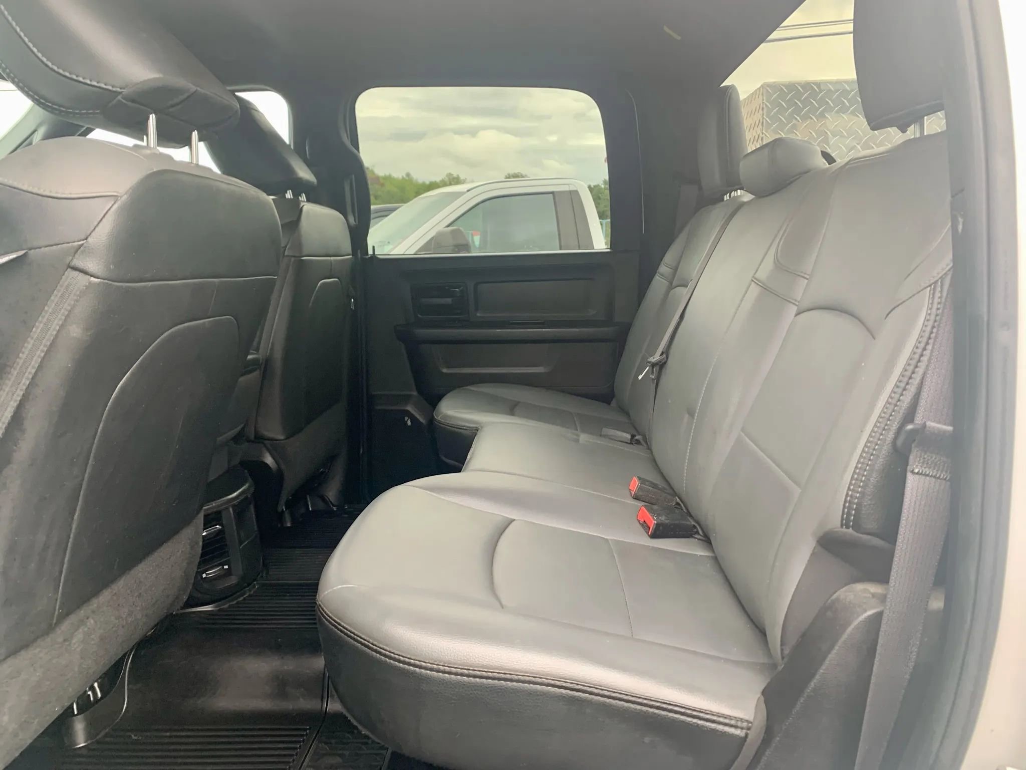 Used 2022 RAM 2500 Tradesman w/ Chrome Appearance Group image 12