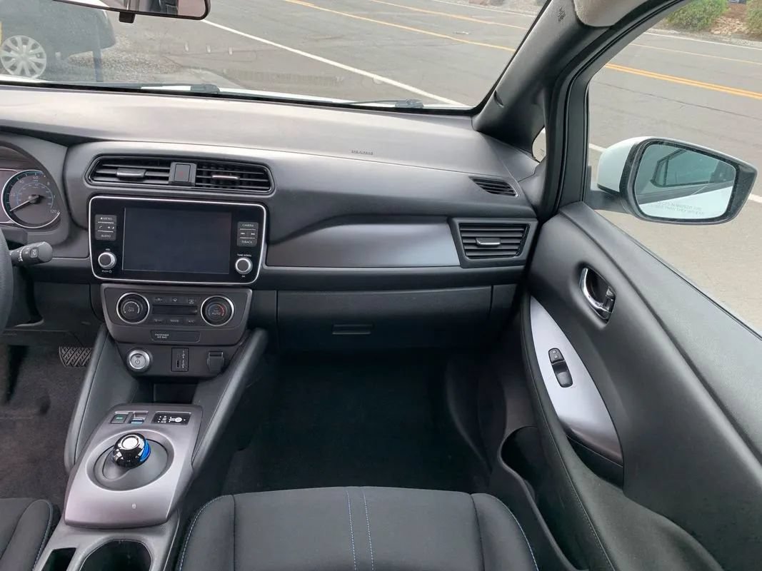 Used 2025 Nissan Leaf S FWD image 13