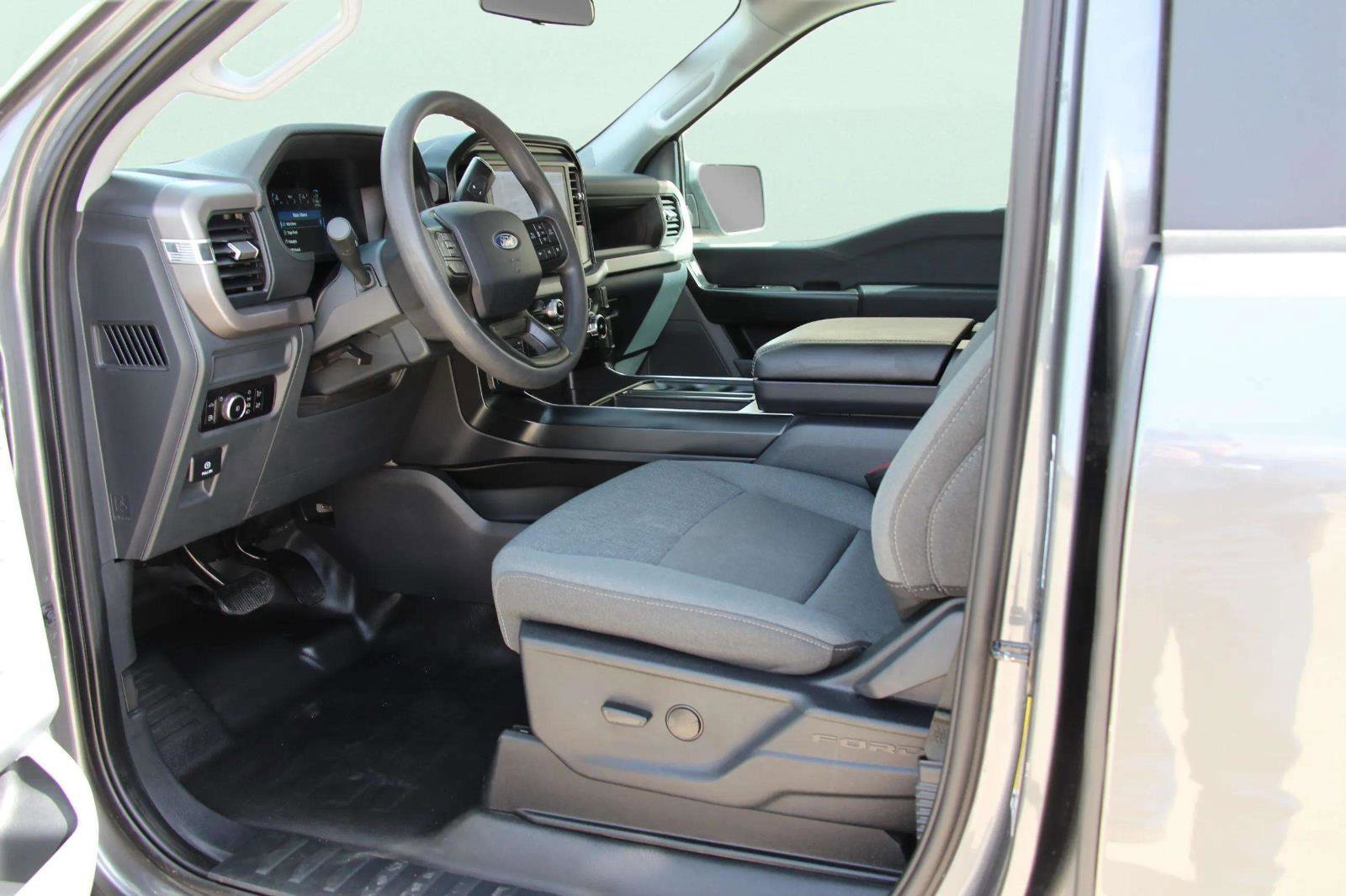 Used 2025 Ford F150 XL w/ Equipment Group 104A Hybrid image 14