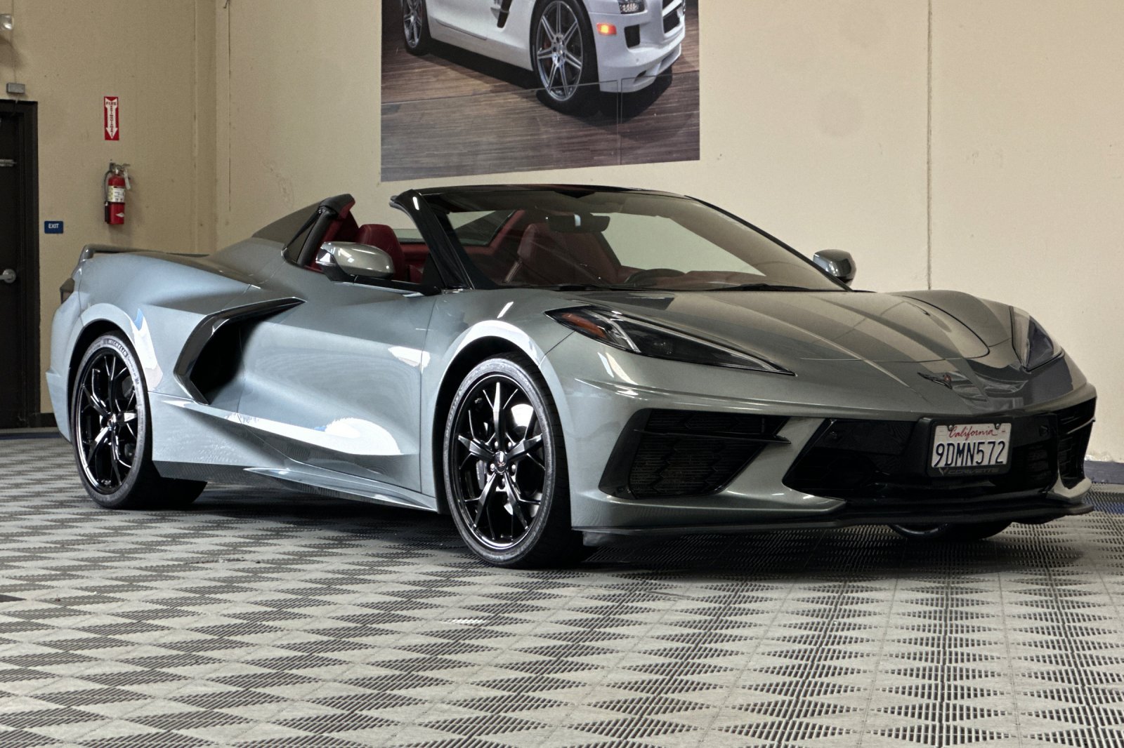 Used 2022 Chevrolet Corvette Stingray Premium Conv w/ Z51 Performance Package RWD image 2