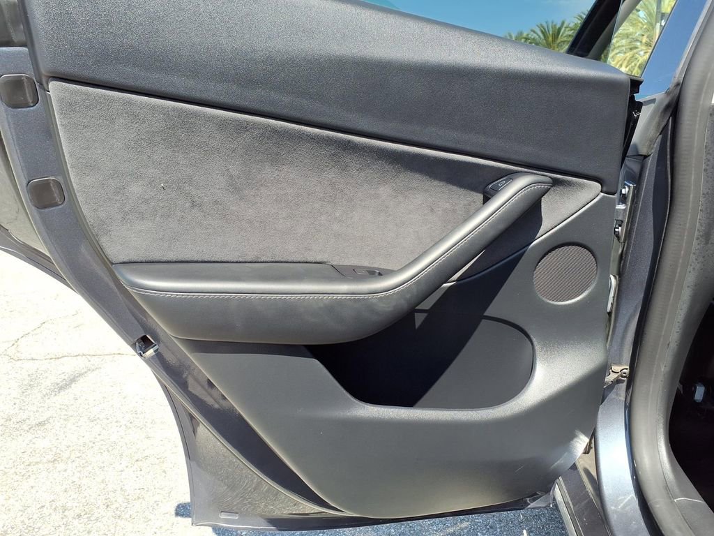 Used 2022 Tesla Model Y Performance image 22