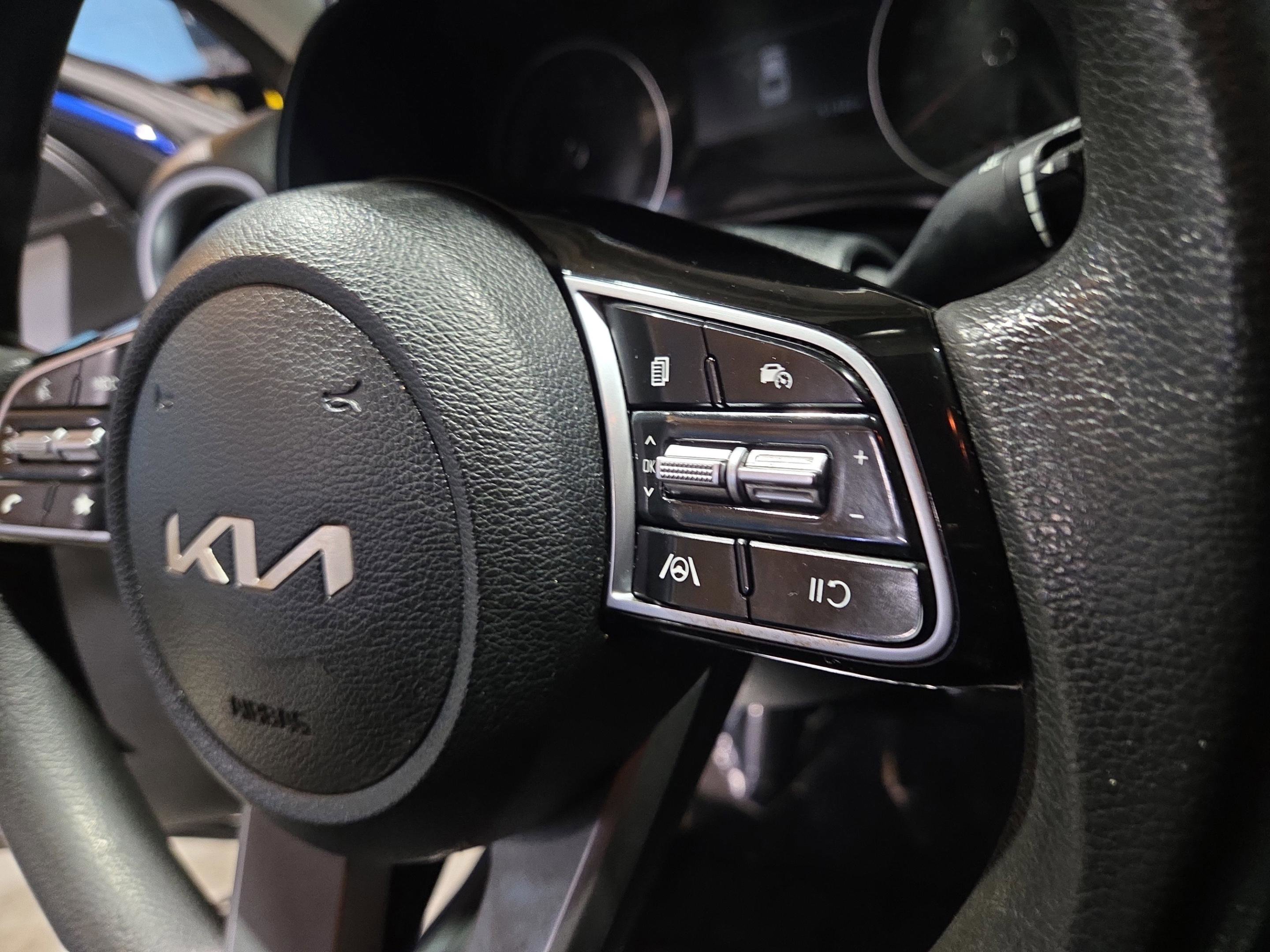 Used 2024 Kia Forte LXS image 10