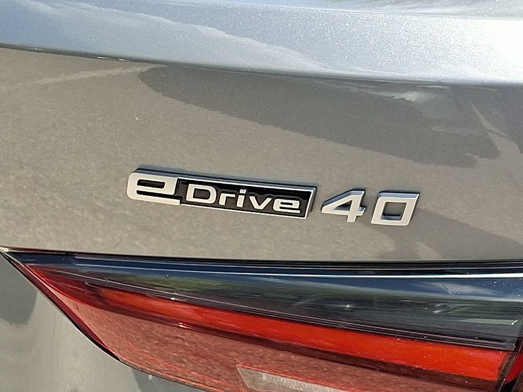Used 2023 BMW i4 eDrive40 w/ Parking Assistance Package RWD image 33
