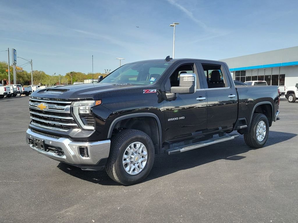 Used 2024 Chevrolet Silverado 2500 LTZ w/ LTZ Convenience Package image 2