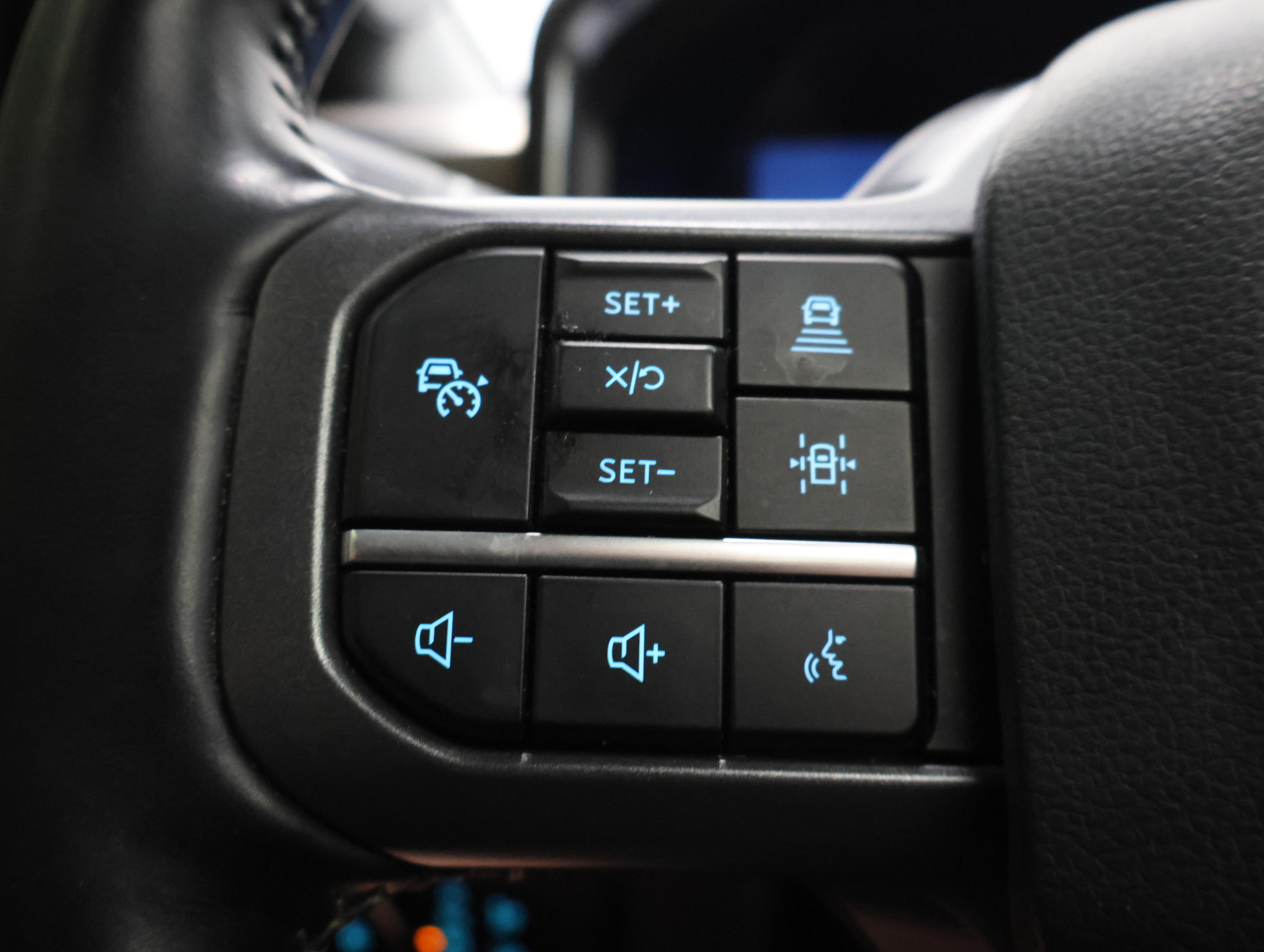 Used 2024 Ford F350 Lariat w/ Lariat Ultimate Package AWD/4WD image 15