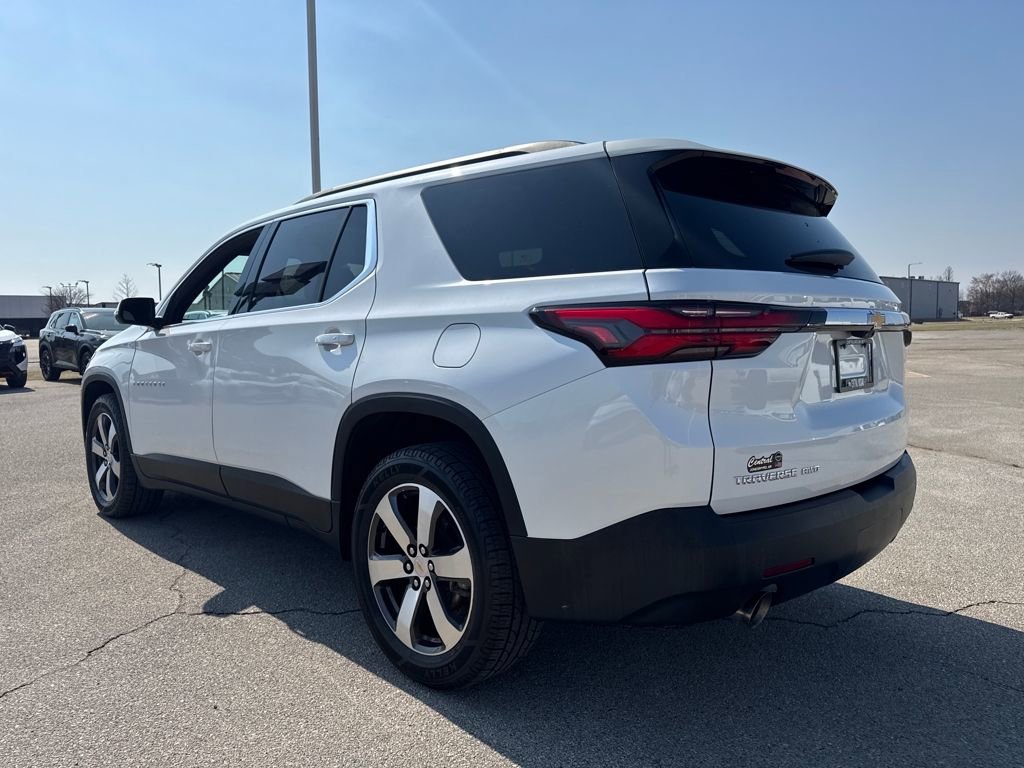 Used 2023 Chevrolet Traverse LT w/ LT Premium Package AWD/4WD image 4