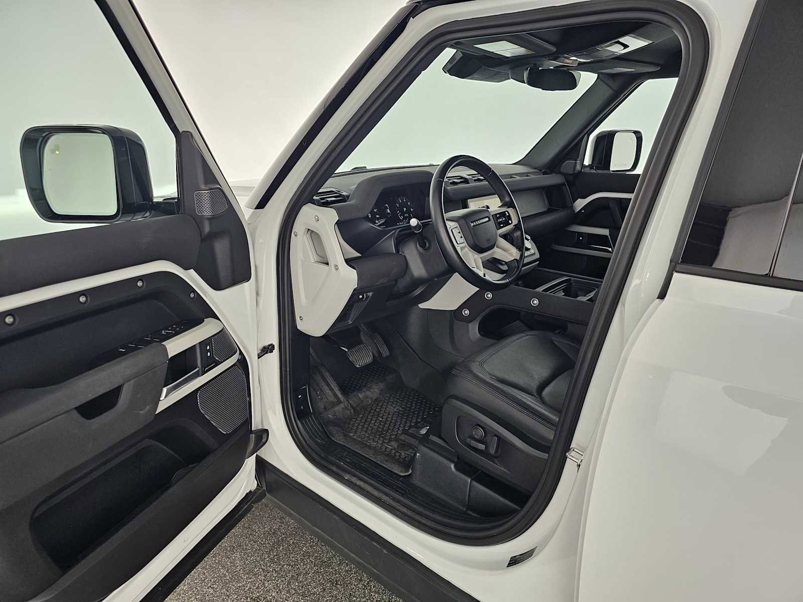 Used 2023 Land Rover Defender 110 S image 19