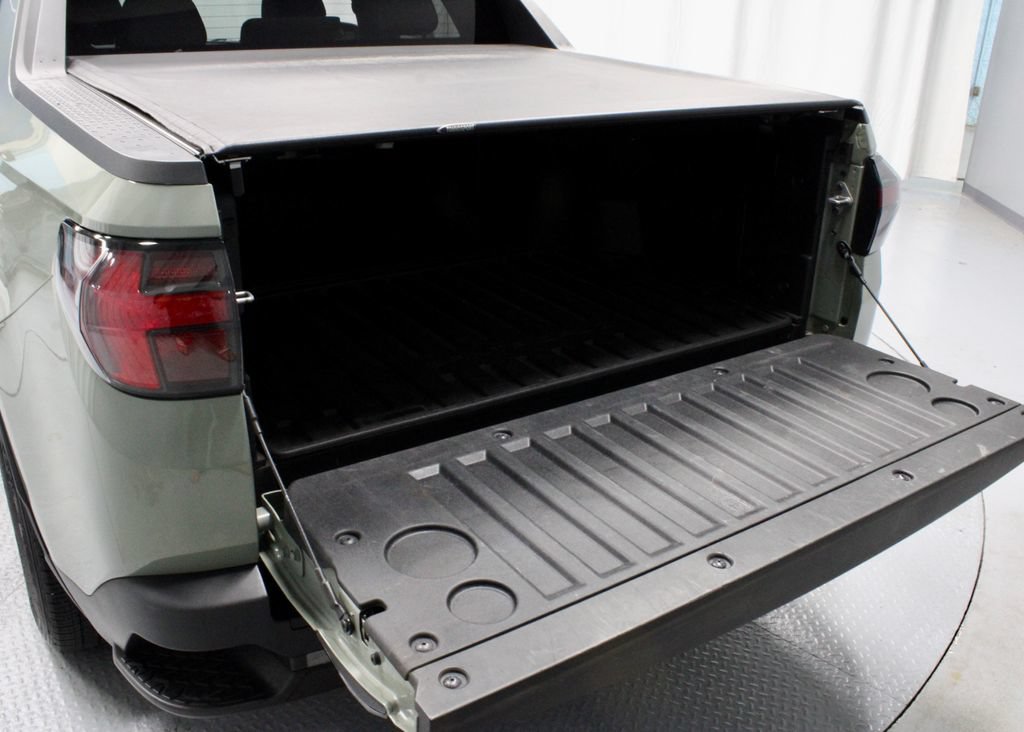 Used 2023 Hyundai Santa Cruz SEL w/ Cargo Package AWD/4WD image 13