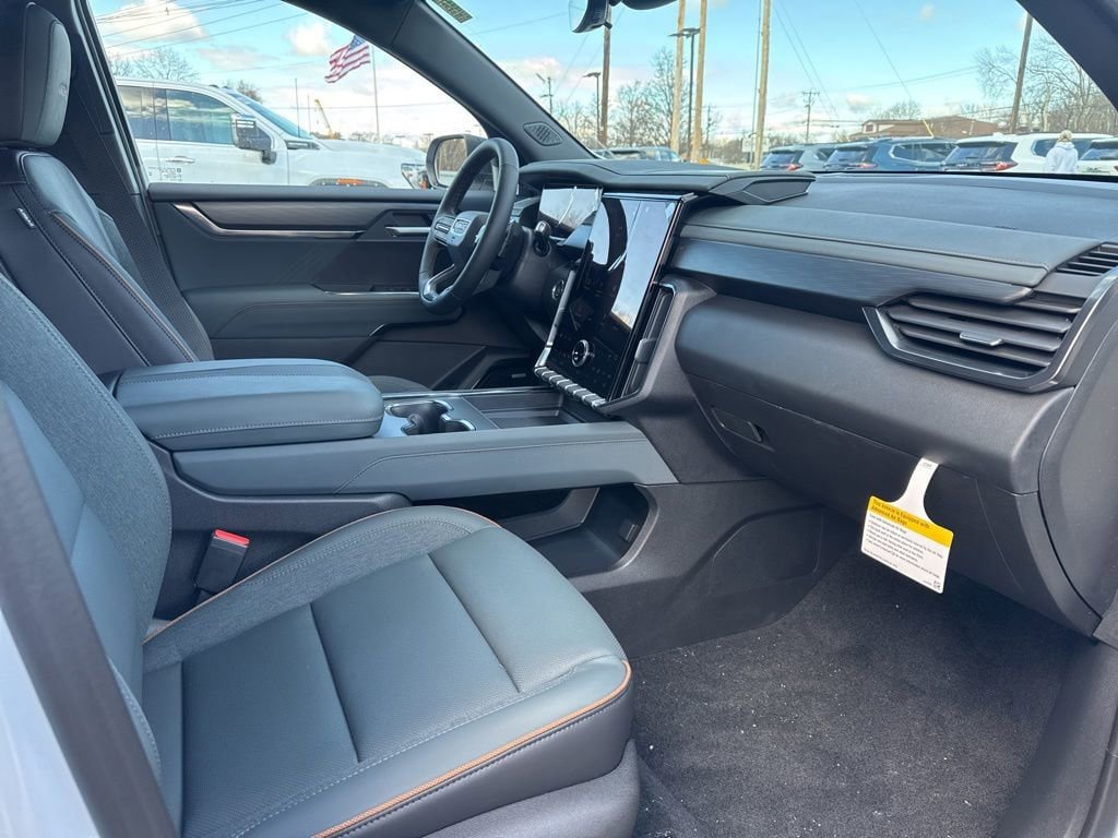 New 2026 GMC Acadia AT4 w/ Luxury Package AWD/4WD image 10
