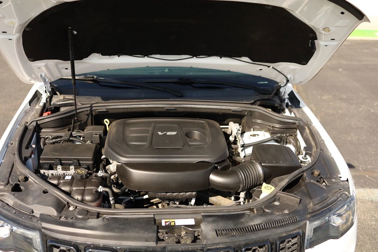 Used 2018 Jeep Grand Cherokee Laredo image 46