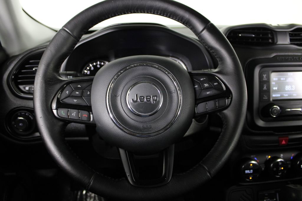 Used 2017 Jeep Renegade Altitude image 9