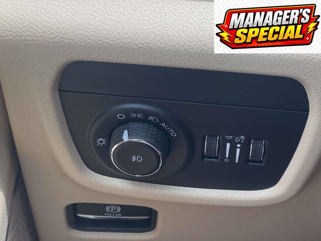 New 2026 Jeep Grand Cherokee L Limited w/ Luxury Tech Group II RWD image 31