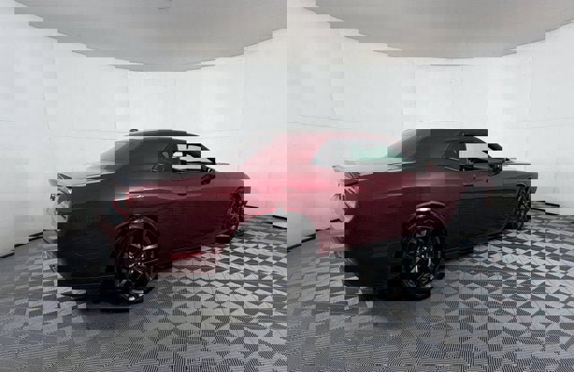 Used 2019 Dodge Challenger R/T w/ Blacktop Package image 4