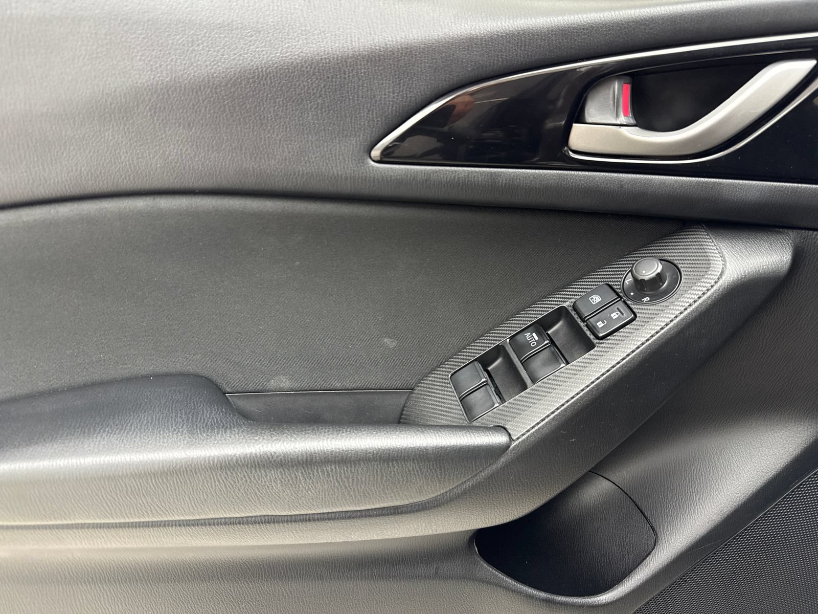 Used 2016 MAZDA MAZDA3 i Touring FWD image 34