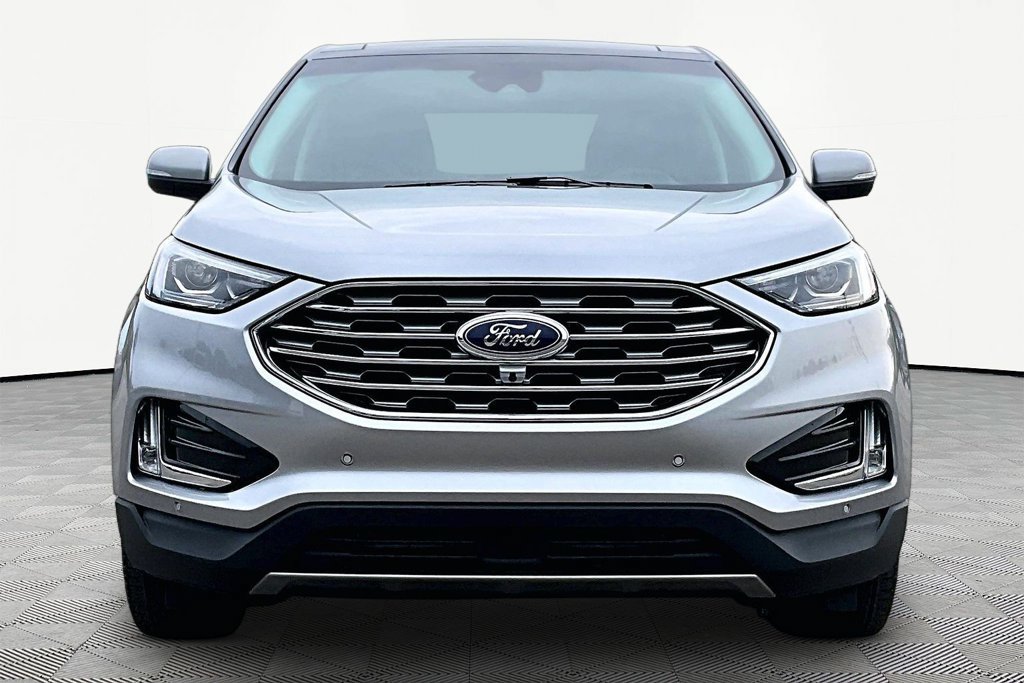 Certified 2024 Ford Edge Titanium w/ Equipment Group 301A AWD/4WD image 3