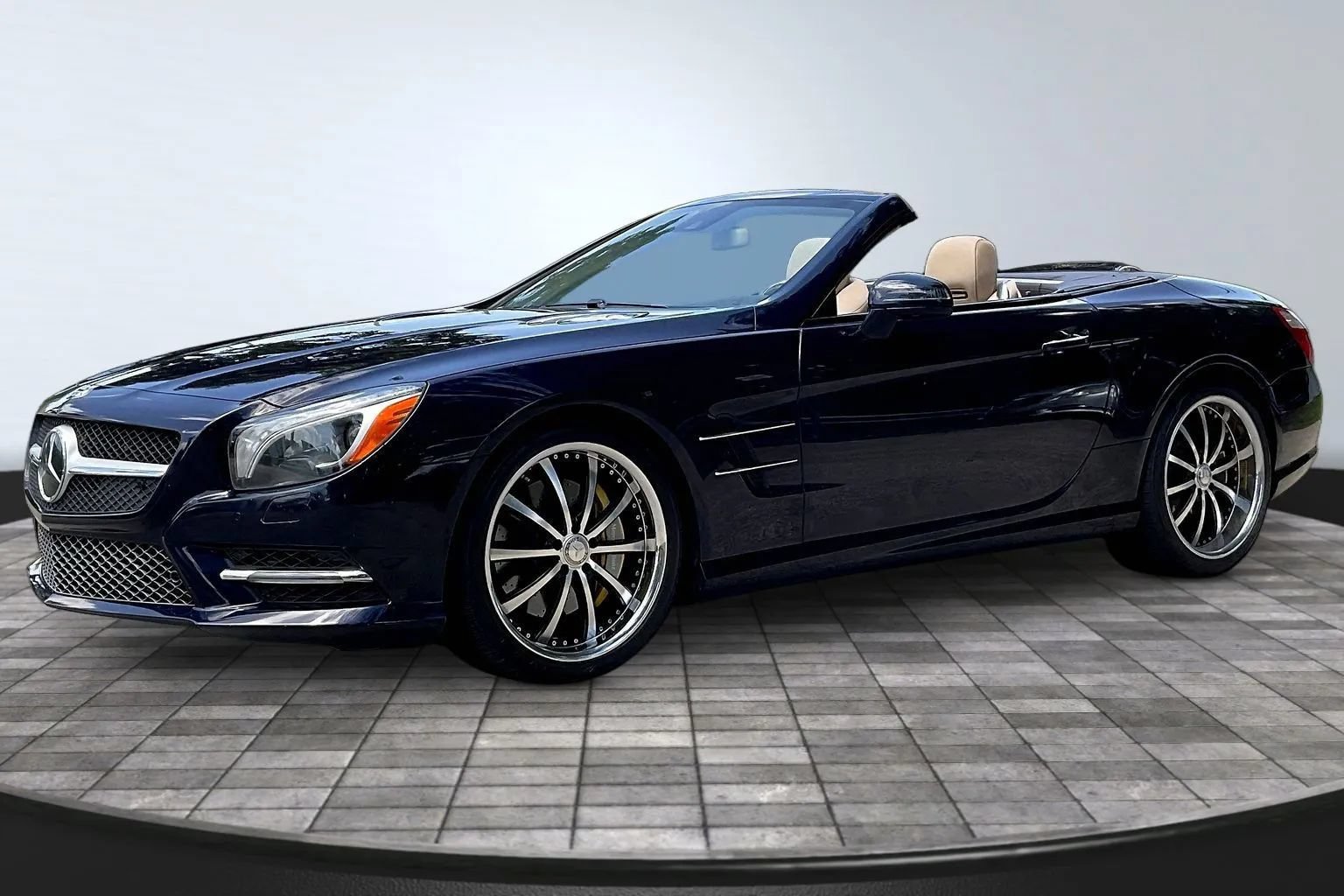 Used 2013 Mercedes-Benz SL 550 w/ Premium Pkg