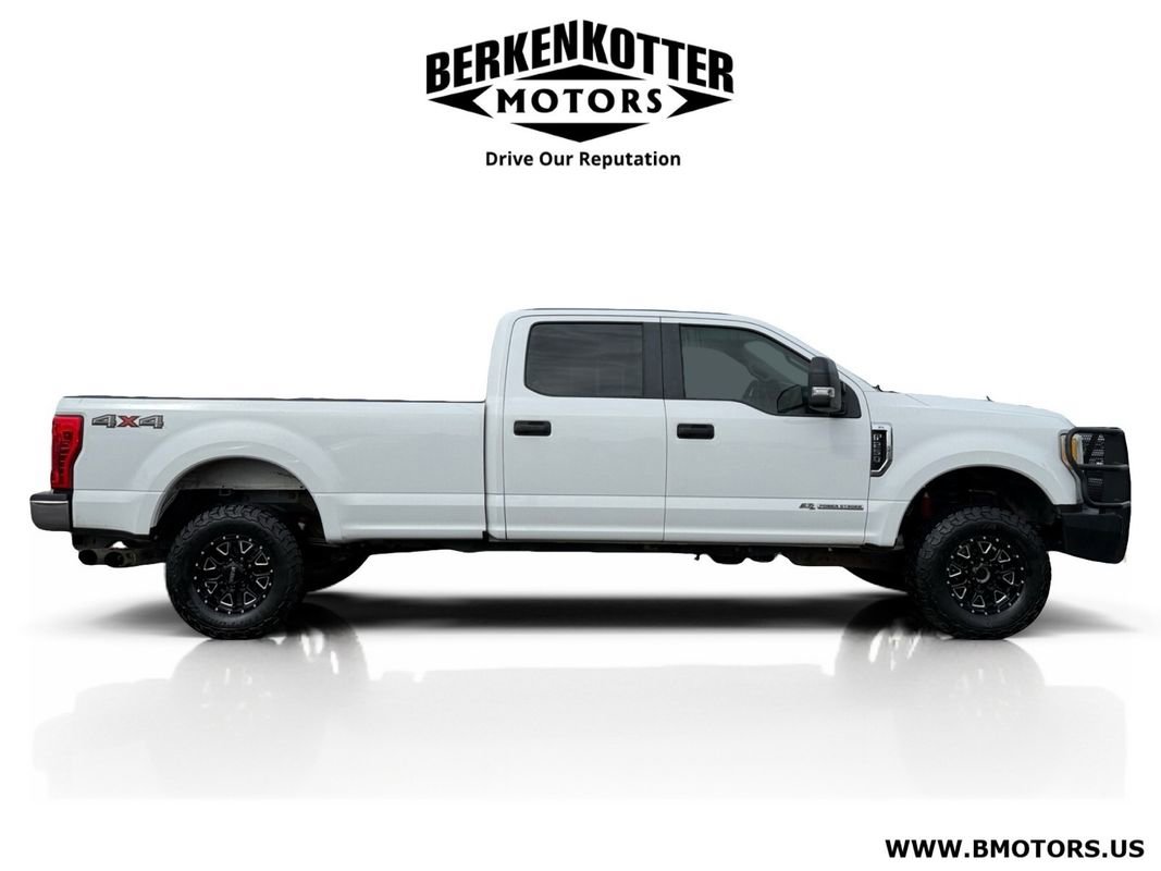 Used 2017 Ford F250 XL w/ Power Equipment Group AWD/4WD image 2